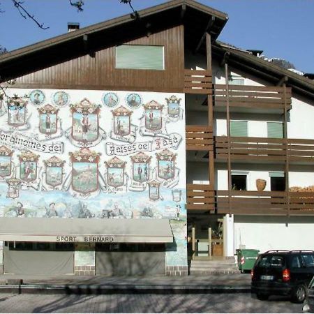 Appartamenti Bernard Sas Canazei Exterior foto