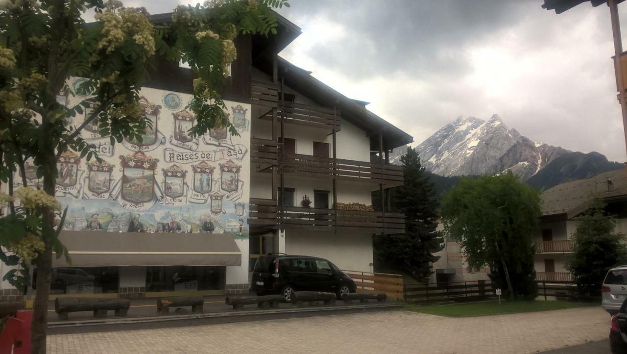 Appartamenti Bernard Sas Canazei Exterior foto